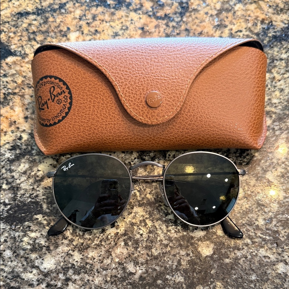 Ray-Ban Black and Silver Round Sunglasses